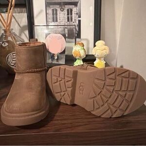 UGG Kids Tan Boots toddler 6